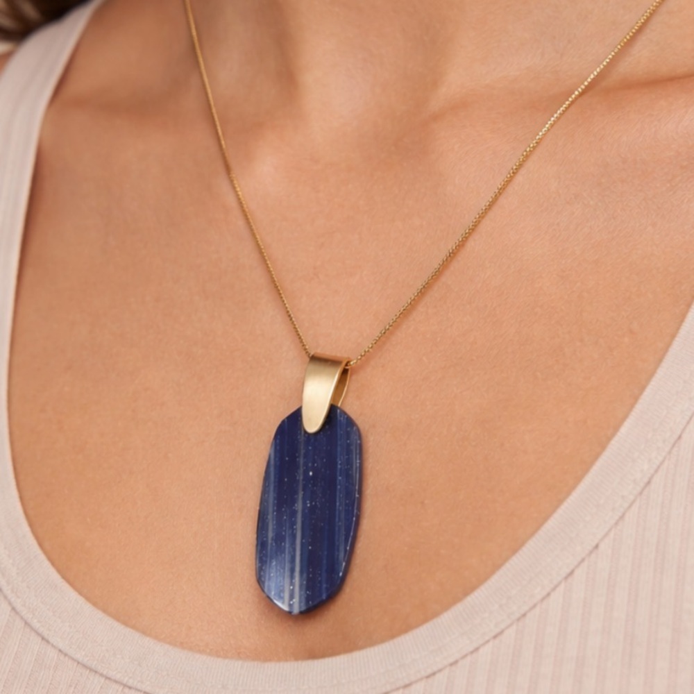 Kendra Scott Inez Necklace – Gold Plated Chain with Blue Lapis Lazuli Pendant